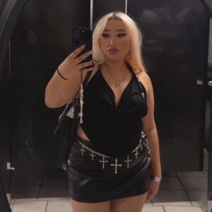 Meet your Posher, Jezebel